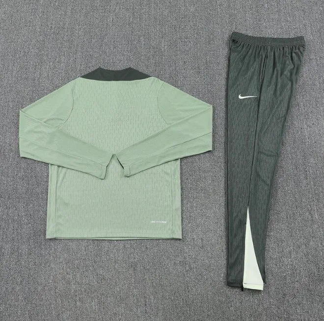 Chelsea 2025/2026 1/4 Zipper Tracksuit Green